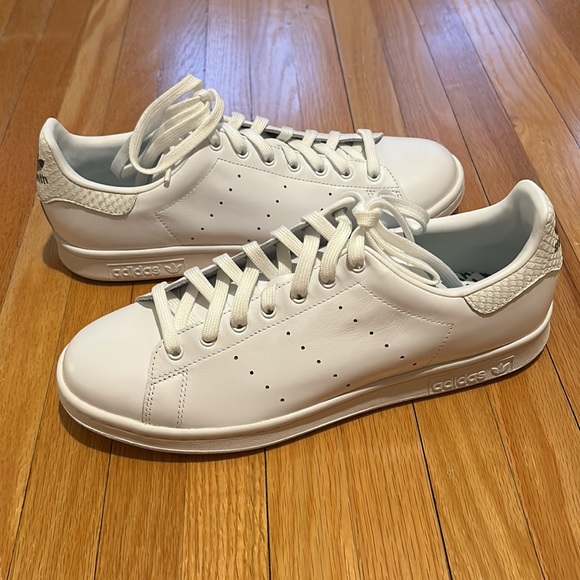 Brand New Adidas Stan Smith size: women’s 11 or men’s 10. - Picture 3 of 10